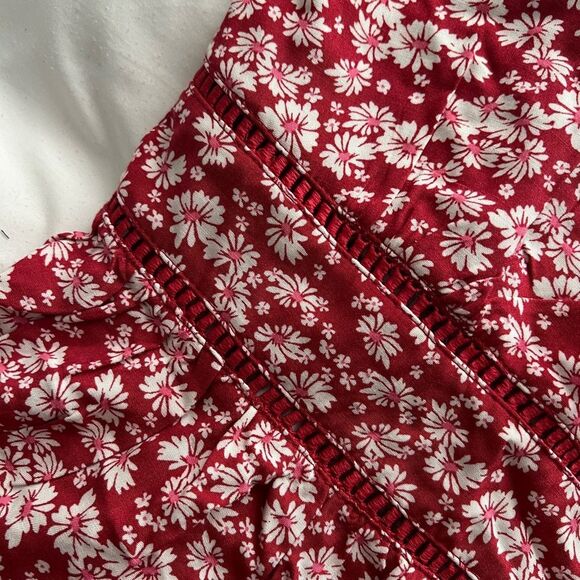 Francesca’s Monroe Ladder Trim Floral Tank Top Size XXS - Picture 4 of 10